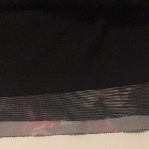 WHITE HOUSE BLACK MARKET SKIRT - Picture 3 of 4